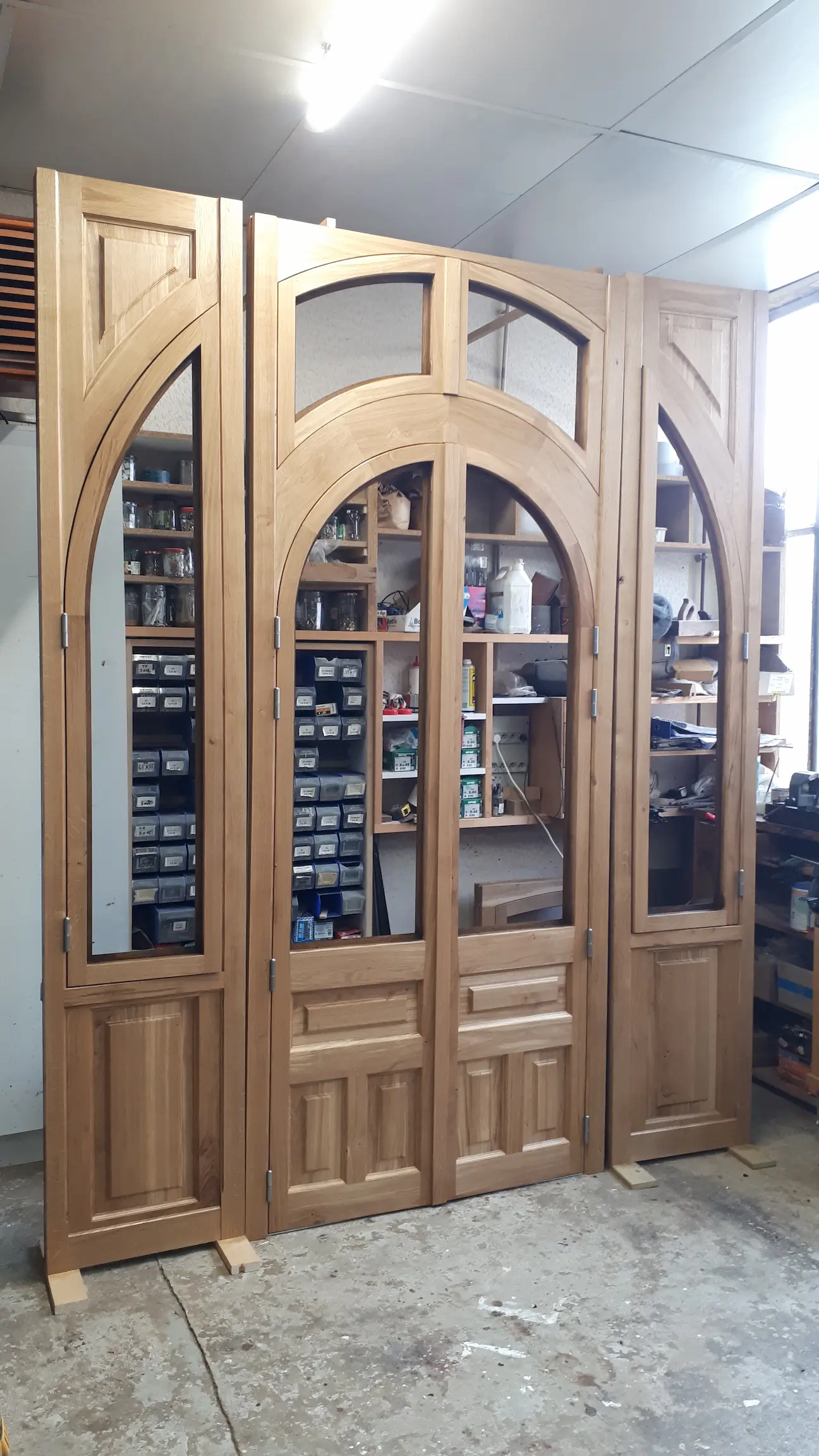 Porte sur mesure en chêne massif réalisée par Ébénisterie Sornay Cédric, menuisier à Sens dans l’Yonne